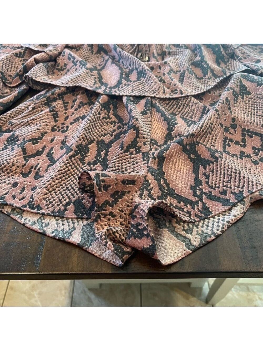 Olivaceous Pink Snake Skin Patterned Off shoulder shorts Romper size small - Picture 5 of 10
